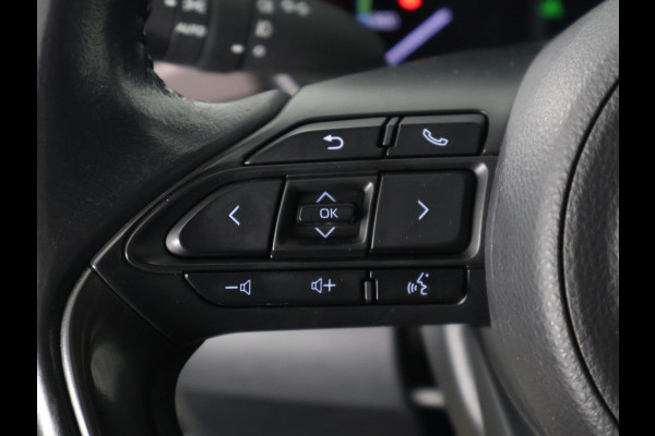 Toyota Yaris Cross 1.5 HYBRIDE EXECUTIVE BI-TONE GARANTIE TOT 9-2032 DODE HOEK DETECTIE.STOEL VERWARMING.TREKHAAK