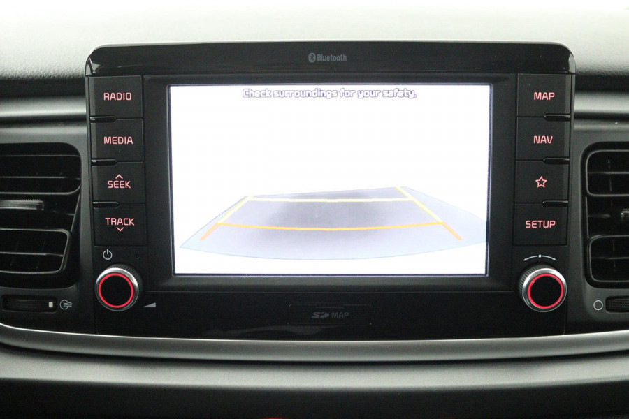 Kia Rio 1.0 TGDI DynamicLine (ACHTERUITRIJCAMERA, NAVIGATIE, CRUISE CONTROL,CARPLAY, PARKEERSENSOREN, 1e EIGENAAR,)