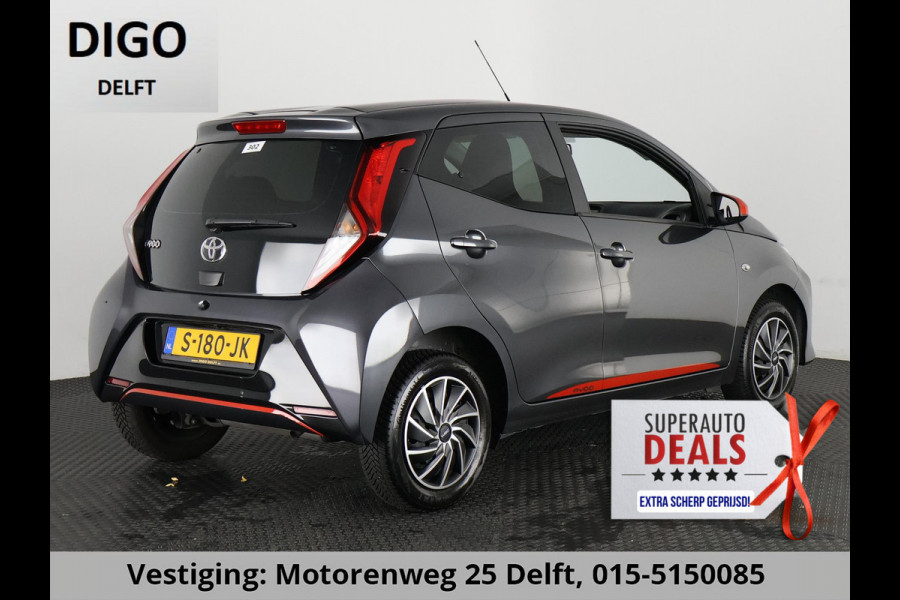 Toyota Aygo 1.0 VVT-i X-PLAY AUTOMAAT GARANTIE TOT 10-2031 BIJNA 2022. APPLE CARPLAY & ANDROID AUTO . ACHTERUITRIJ CAMERA .