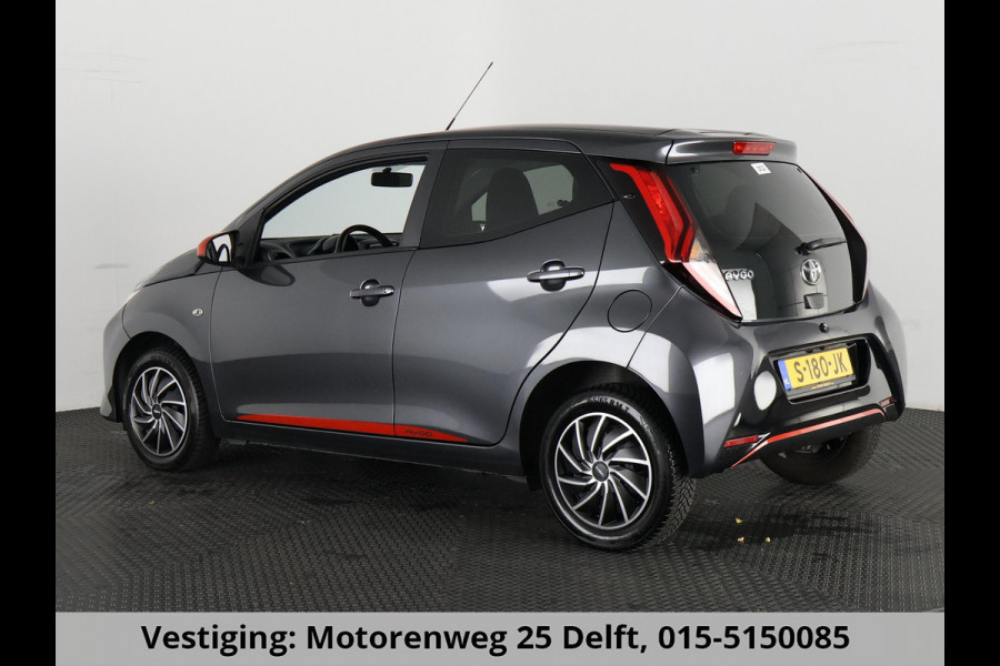 Toyota Aygo 1.0 VVT-i X-PLAY AUTOMAAT GARANTIE TOT 10-2031 BIJNA 2022. APPLE CARPLAY & ANDROID AUTO . ACHTERUITRIJ CAMERA .