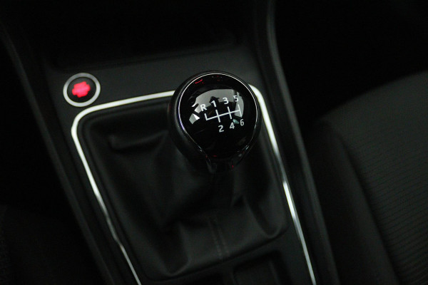 Seat ✅ Leon ST 1.0 EcoTSI Style Business Intense (PARKEERSENSOREN, NAVIGATIE, CARPLAY, CRUISE CONTROL)