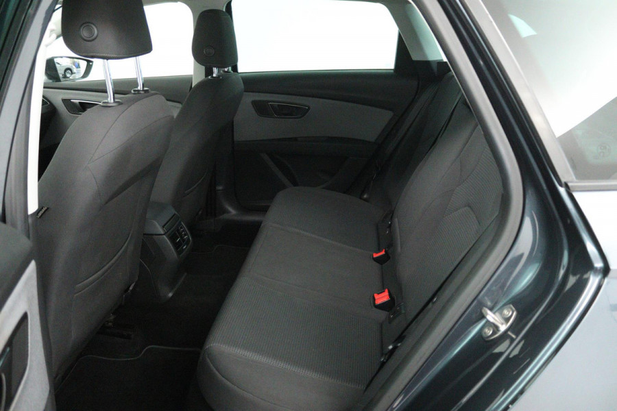 Seat ✅ Leon ST 1.0 EcoTSI Style Business Intense (PARKEERSENSOREN, NAVIGATIE, CARPLAY, CRUISE CONTROL)