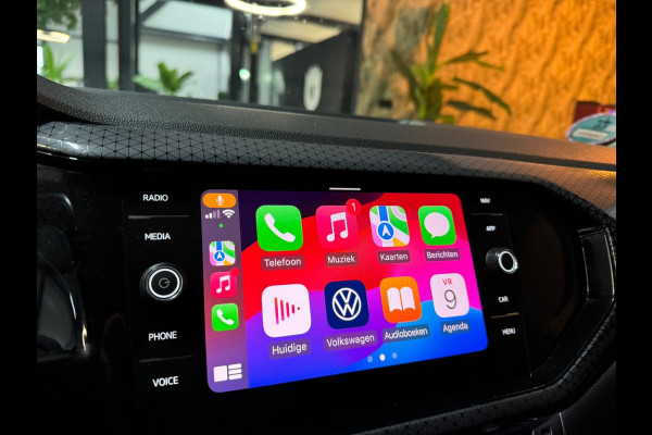 Volkswagen T-Cross 1.5 TSI Style Garantie Carplay StoelVW Camera IQ. Drive ACC Navi Clima Led Dab Rijklaar