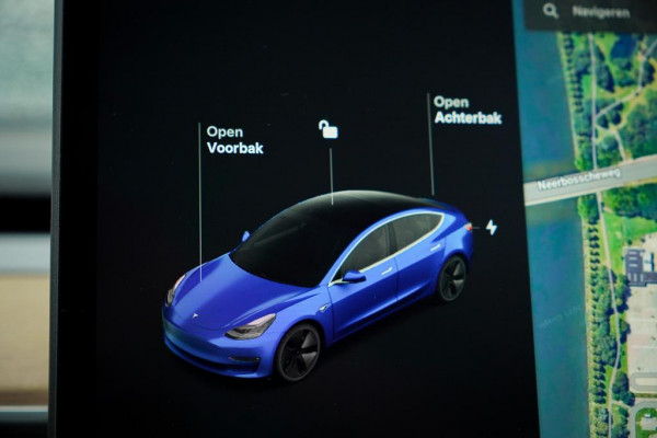 Tesla Model 3 Standard RWD Plus 60 kWh / Autopilot / Marge