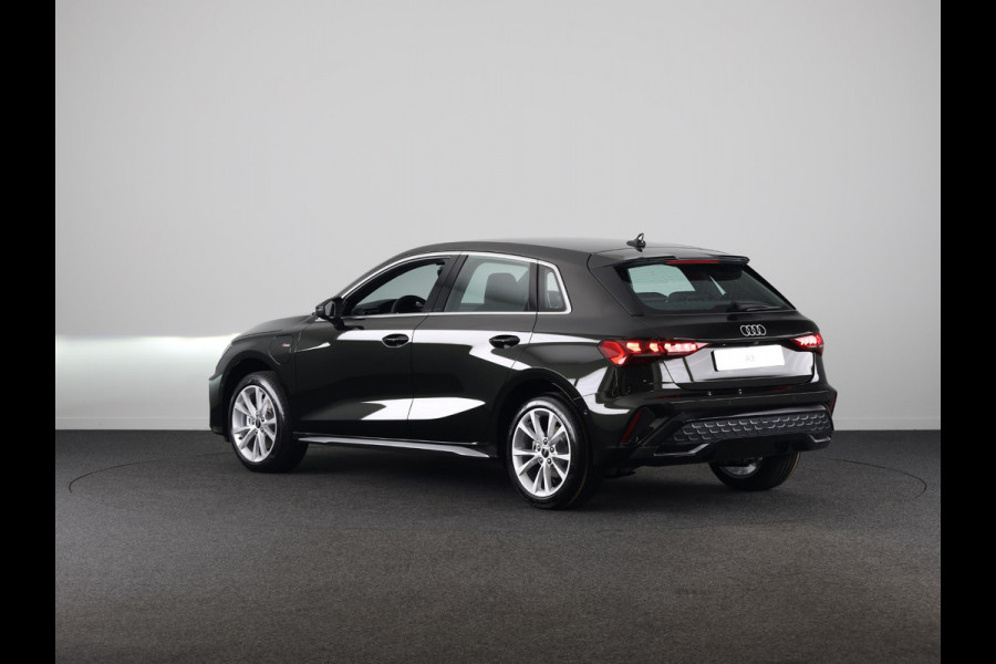 Audi A3 Sportback S edition 40 TFSI e 204 pk | Dark olive green | Sonos premium 3D | Assistentiepakket plus | Ambient verlichting |