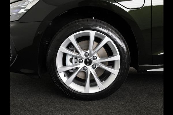 Audi A3 Sportback S edition 40 TFSI e 204 pk | Dark olive green | Sonos premium 3D | Assistentiepakket plus | Ambient verlichting |