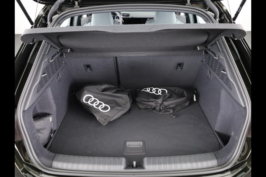 Audi A3 Sportback S edition 40 TFSI e 204 pk | Dark olive green | Sonos premium 3D | Assistentiepakket plus | Ambient verlichting |