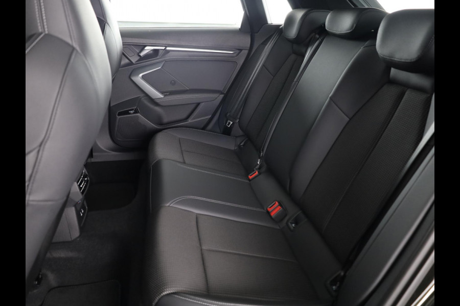 Audi A3 Sportback S edition 40 TFSI e 204 pk | Dark olive green | Sonos premium 3D | Assistentiepakket plus | Ambient verlichting |