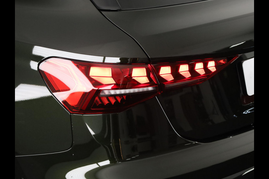 Audi A3 Sportback S edition 40 TFSI e 204 pk | Dark olive green | Sonos premium 3D | Assistentiepakket plus | Ambient verlichting |