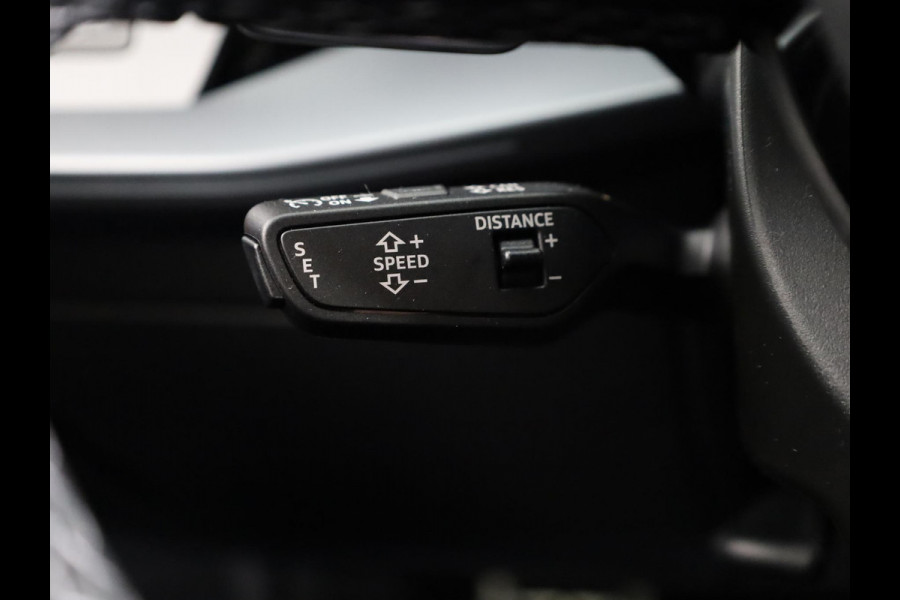 Audi A3 Sportback S edition 40 TFSI e 204 pk | Dark olive green | Sonos premium 3D | Assistentiepakket plus | Ambient verlichting |