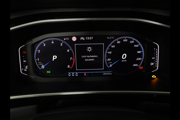 Volkswagen T-Roc 1.5 TSI R-Line 150 pk Automaat (DSG) | Verlengde garantie | Navigatie | Trekhaak (afneembaar) | Parkeersensoren (Park assist) | Achteruitrijcamera | R-Line |