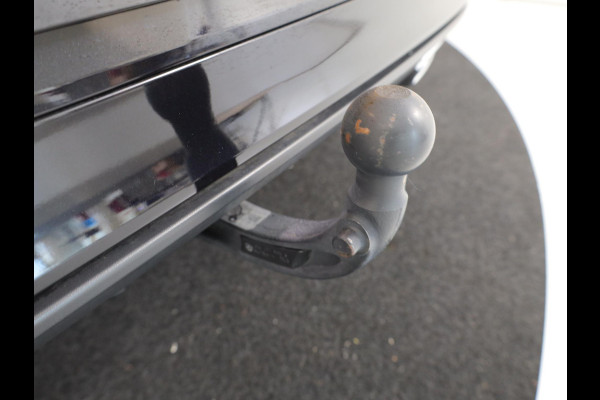 Volkswagen T-Roc 1.5 TSI R-Line 150 pk Automaat (DSG) | Verlengde garantie | Navigatie | Trekhaak (afneembaar) | Parkeersensoren (Park assist) | Achteruitrijcamera | R-Line |