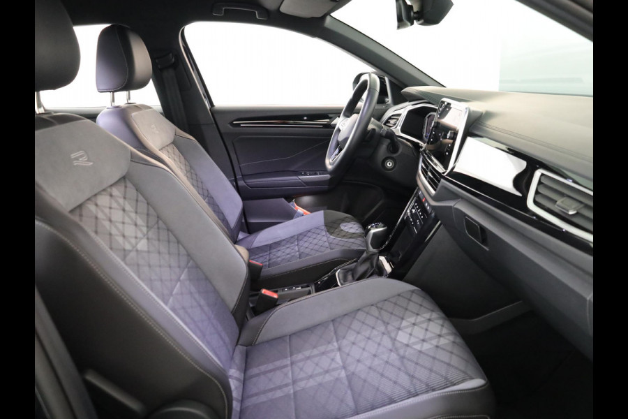 Volkswagen T-Roc 1.5 TSI R-Line 150 pk Automaat (DSG) | Verlengde garantie | Navigatie | Trekhaak (afneembaar) | Parkeersensoren (Park assist) | Achteruitrijcamera | R-Line |