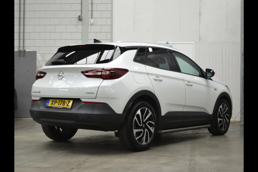 Opel Grandland X 1.2 Turbo Business + 130 PK | NAVIGATIE & CARPLAY | ACHTERUITRIJCAMERA MET SENSOREN | E.C.C. | SIDE STEPS | 19" L.M.V. MET ALL SEASON BANDEN |