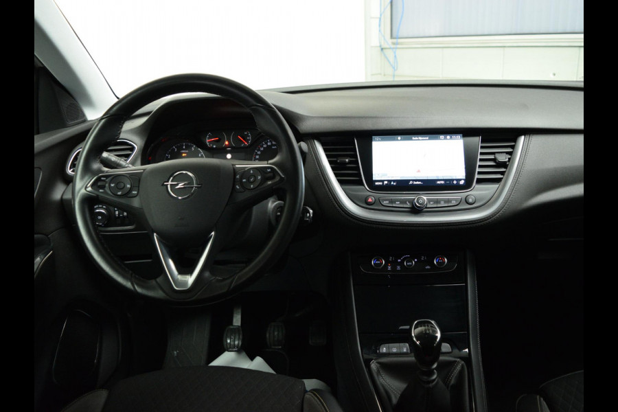 Opel Grandland X 1.2 Turbo Business + 130 PK | NAVIGATIE & CARPLAY | ACHTERUITRIJCAMERA MET SENSOREN | E.C.C. | SIDE STEPS | 19" L.M.V. MET ALL SEASON BANDEN |
