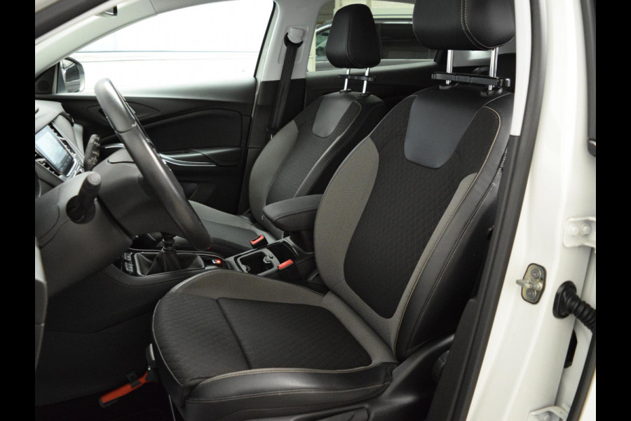 Opel Grandland X 1.2 Turbo Business + 130 PK | NAVIGATIE & CARPLAY | ACHTERUITRIJCAMERA MET SENSOREN | E.C.C. | SIDE STEPS | 19" L.M.V. MET ALL SEASON BANDEN |