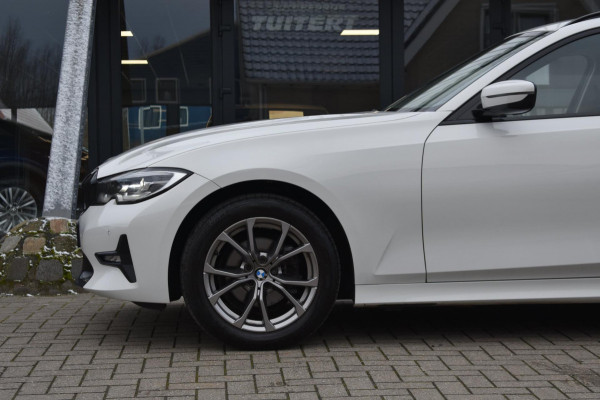 BMW 3 Serie Touring 318i High Executive Sport Line | TREKHAAK | APPLE CARPLAY | NAP | DEALER ONDERHOUDEN | ANDROID AUTO