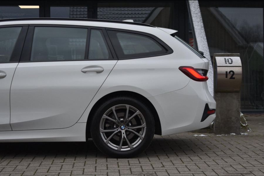 BMW 3 Serie Touring 318i High Executive Sport Line | TREKHAAK | APPLE CARPLAY | NAP | DEALER ONDERHOUDEN | ANDROID AUTO
