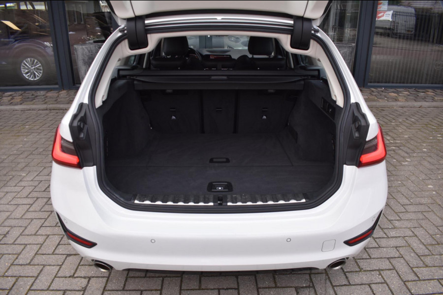 BMW 3 Serie Touring 318i High Executive Sport Line | TREKHAAK | APPLE CARPLAY | NAP | DEALER ONDERHOUDEN | ANDROID AUTO