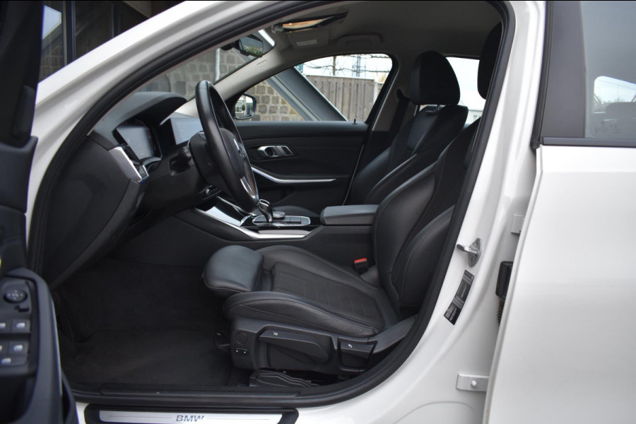BMW 3 Serie Touring 318i High Executive Sport Line | TREKHAAK | APPLE CARPLAY | NAP | DEALER ONDERHOUDEN | ANDROID AUTO