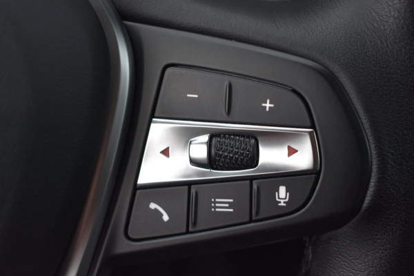 BMW 3 Serie Touring 318i High Executive Sport Line | TREKHAAK | APPLE CARPLAY | NAP | DEALER ONDERHOUDEN | ANDROID AUTO