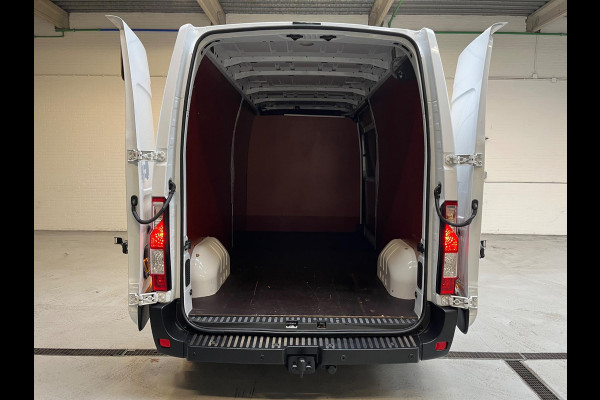 Renault Master T35 2.3 dCi 170PK euro6 L3H2 3Persoons Airco, Navigatie, Omvormer V230, Luchtvering, Trekhaak, RIJKLAARPRIJS!
