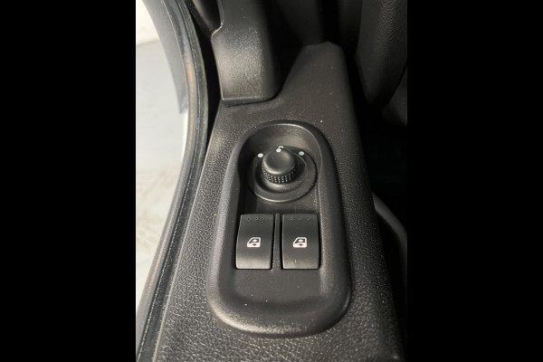 Renault Master T35 2.3 dCi 170PK euro6 L3H2 3Persoons Airco, Navigatie, Omvormer V230, Luchtvering, Trekhaak, RIJKLAARPRIJS!