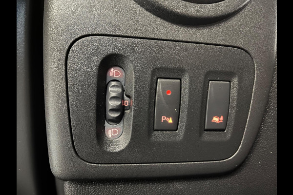 Renault Master T35 2.3 dCi 170PK euro6 L3H2 3Persoons Airco, Navigatie, Omvormer V230, Luchtvering, Trekhaak, RIJKLAARPRIJS!