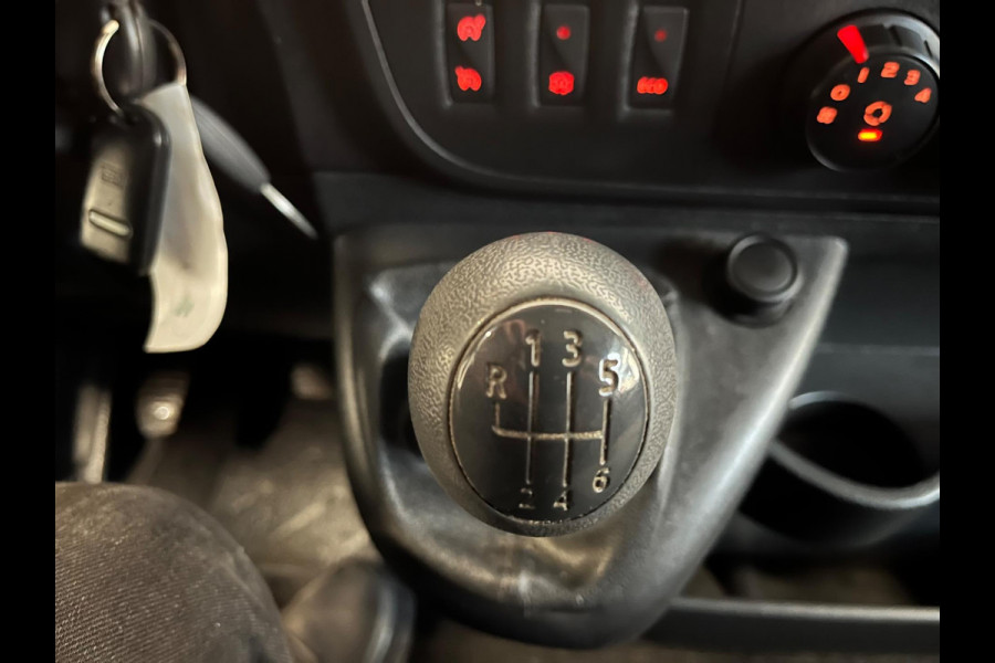 Renault Master T35 2.3 dCi 170PK euro6 L3H2 3Persoons Airco, Navigatie, Omvormer V230, Luchtvering, Trekhaak, RIJKLAARPRIJS!