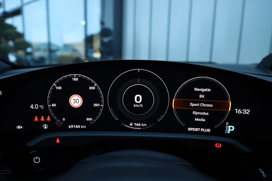 Porsche Taycan Cross Turismo 4 93 kWh | 476PK | Luchtvering (PASM) | Keyless-go | Sport-chrono | Bose | Hefsysteem vooras | Stuurwielverw. | 2022.