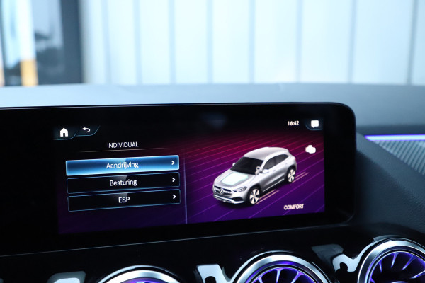 Mercedes-Benz GLA 250e AMG | 218PK | Sfeerverlichting | Led | Stoelverwarming | Standkachel | Widescreen | Carplay | Clima | 2022.