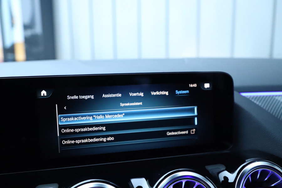 Mercedes-Benz GLA 250e AMG | 218PK | Sfeerverlichting | Led | Stoelverwarming | Standkachel | Widescreen | Carplay | Clima | 2022.