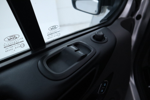 Ford Transit Custom 340 2.0 TDCI L2H2 Limited 130Pk, Navigatie, Airco