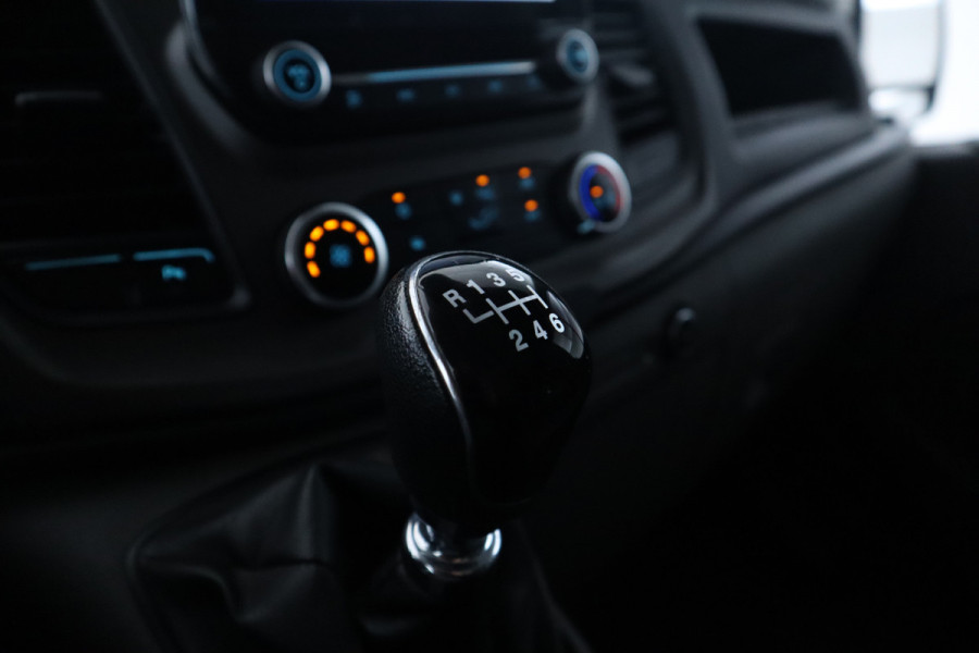 Ford Transit Custom 340 2.0 TDCI L2H2 Limited 130Pk, Navigatie, Airco