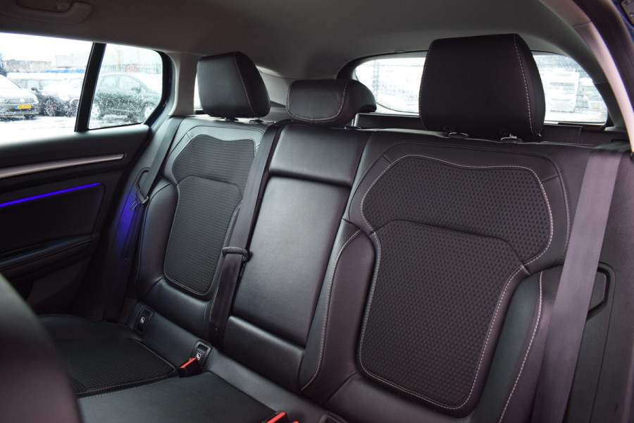 Renault Mégane Estate 1.3 TCe Bose | 140 PK | Apple CarPlay | Half Leer | Camera