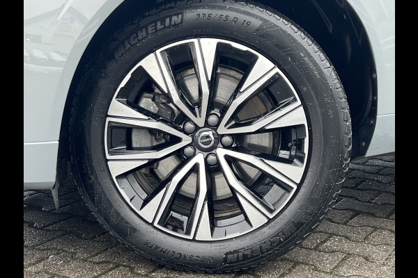 Volvo XC60 B4 Plus Dark | Trekhaak | Camera | Memory