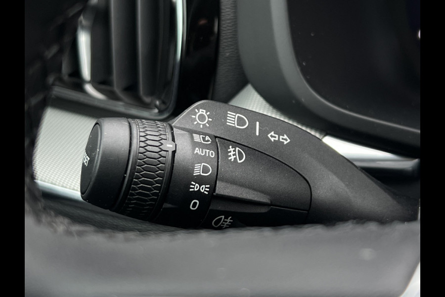 Volvo XC60 B4 Plus Dark | Trekhaak | Camera | Memory