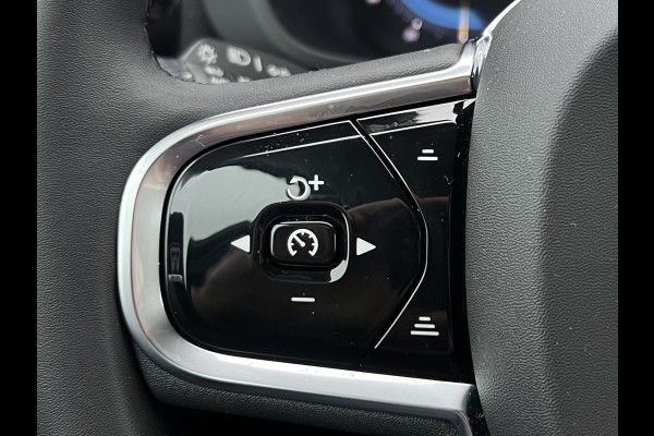 Volvo XC60 B4 Plus Dark | Trekhaak | Camera | Memory