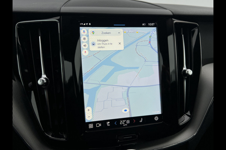 Volvo XC60 B4 Plus Dark | Trekhaak | Camera | Memory