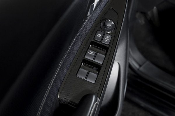 Mazda 2 1.5 Skyactiv-G 90 PK Luxury Orig. NL | Cruise | Stoel-+Stuurverw. | PDC | App. Connect | ECC | LM 16" |