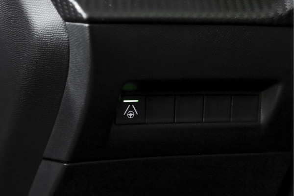 Peugeot 2008 1.2 Hybrid 145 GT - Automaat | Alcantara Pack | Drive Assist Pack | Dig. Cockpit | Adapt. Cruise | Stoelverw. | PDC | Camera | NAV + App. Connect | ECC | DAB | LM 17" | 7665