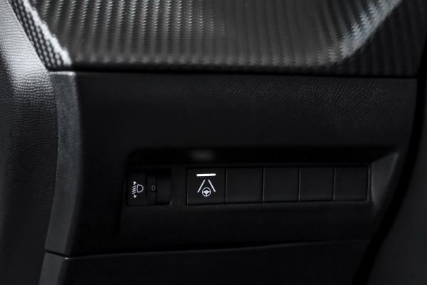 Peugeot 2008 1.2 Hybrid 145 Allure - Automaat | Dig. Cockpit | Adapt. Cruise | Stoelverw. | PDC | Camera | App. Connect | ECC | DAB | LM 17" | 8308