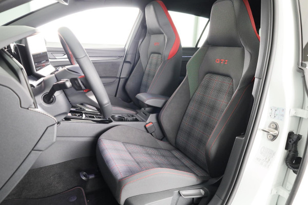 Volkswagen Golf GTI 2.0 195 kW / 265 pk TSI Hatchback 7 versn. DSG | Verlengde garantie | Panoramadak | Head up Display | Harman Kardon |