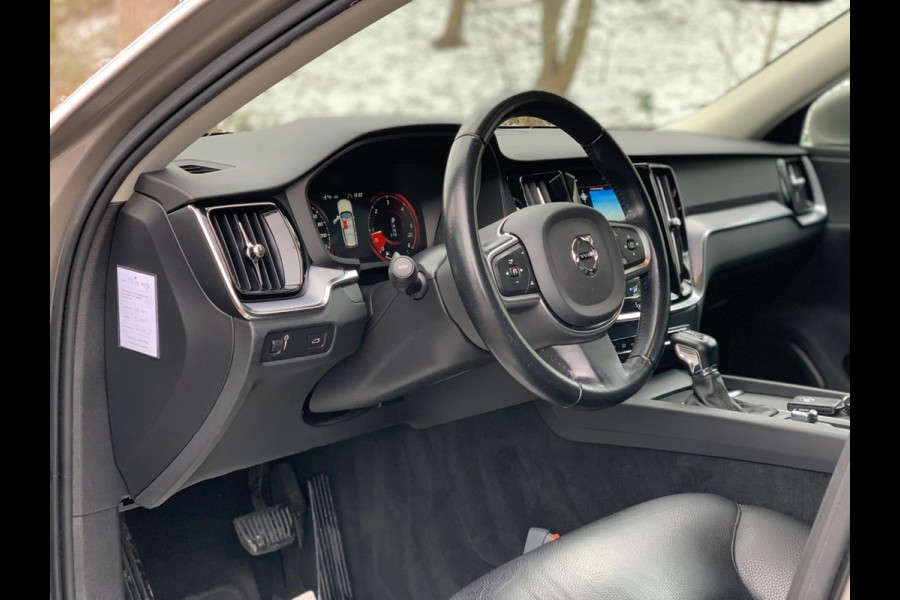 Volvo V60 2.0 D4 Inscription 190PK LEDER FULL 2021 DEALER OH / NETTO EXPORT € 14.950