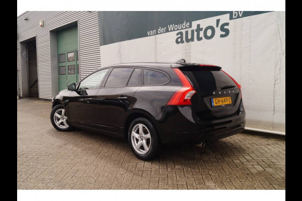 Volvo V60 2.0 D2 120pk Momentum Bns -NAVI-ECC-PDC-