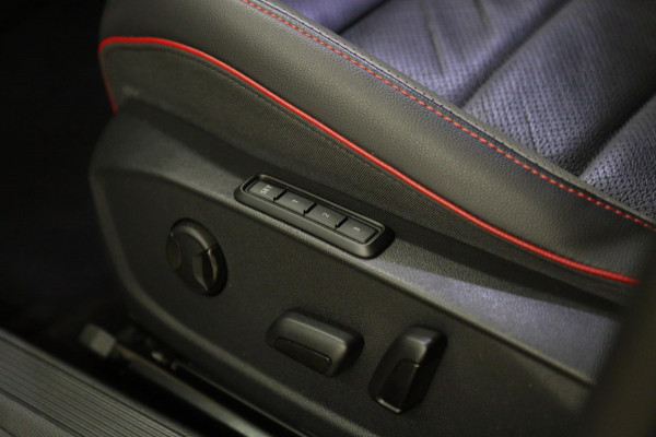 Volkswagen Golf 2.0 TSI GTI NURBURGRING/PANO/H&K/IQ-LIGHT/CAM/VOLL