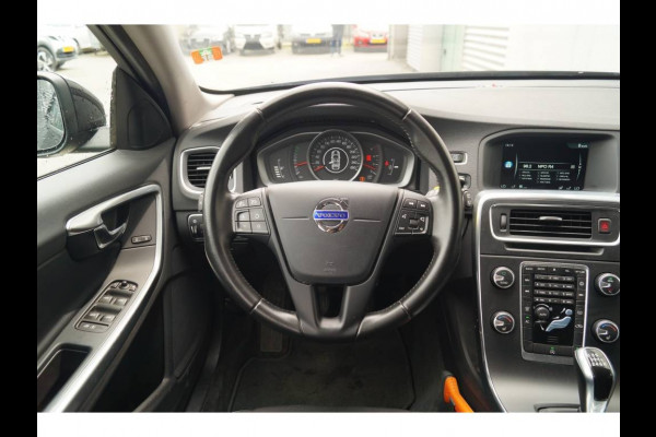 Volvo V60 2.0 D2 120pk Momentum Bns -NAVI-ECC-PDC-