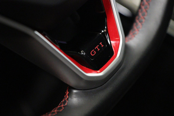 Volkswagen Golf 2.0 TSI GTI NURBURGRING/PANO/H&K/IQ-LIGHT/CAM/VOLL