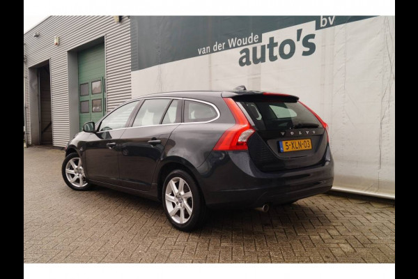 Volvo V60 1.6 D2 Momentum -NAVI-S.DAK-ECC-