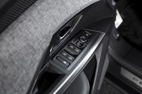 Peugeot 3008 1.2 Hybrid 145 GT | Dig. Cockpit | Adapt. Cruise | Stoel-+stuurverw. | PDC | Camera | NAV+App. Connect | ECC | 19" LM | 5325